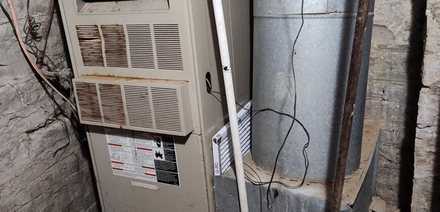 New Listing!! 215 New Jersey Str. Holton Ks,