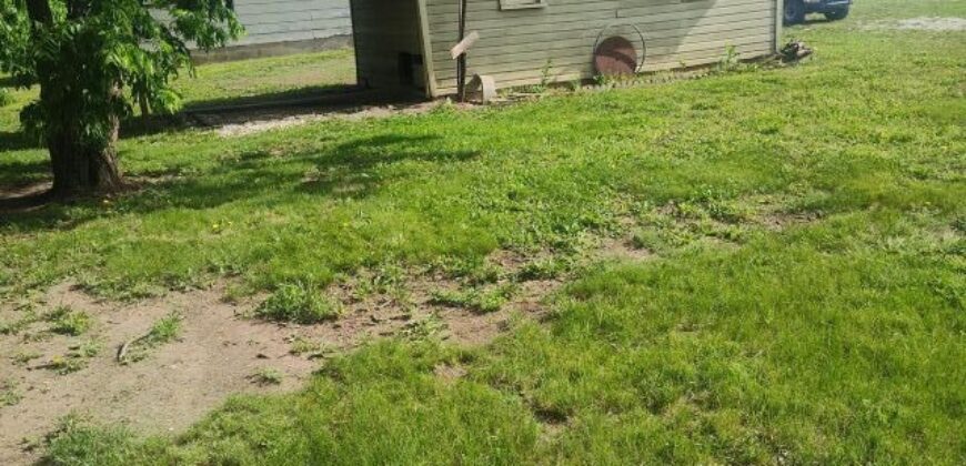 New Listing!! 11080 286th Rd. Holton, Ks 66436