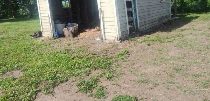 New Listing!! 11080 286th Rd. Holton, Ks 66436