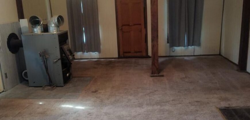 New Listing!! 11080 286th Rd. Holton, Ks 66436