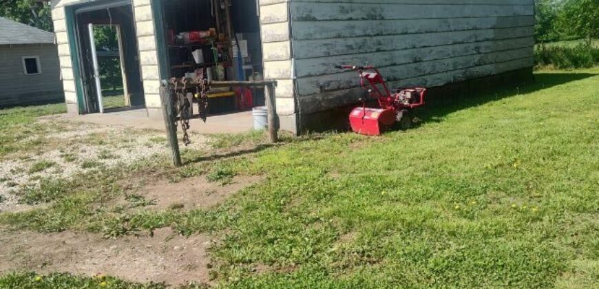 New Listing!! 11080 286th Rd. Holton, Ks 66436