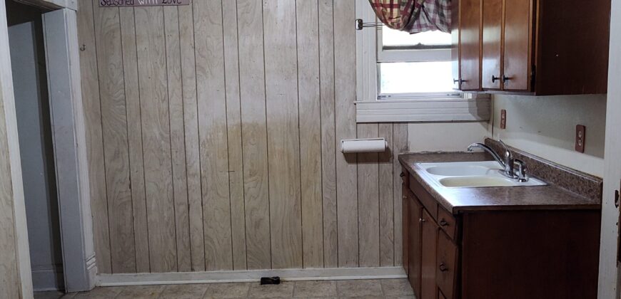 NEW LISTING!!! 609 W 3RD Street.